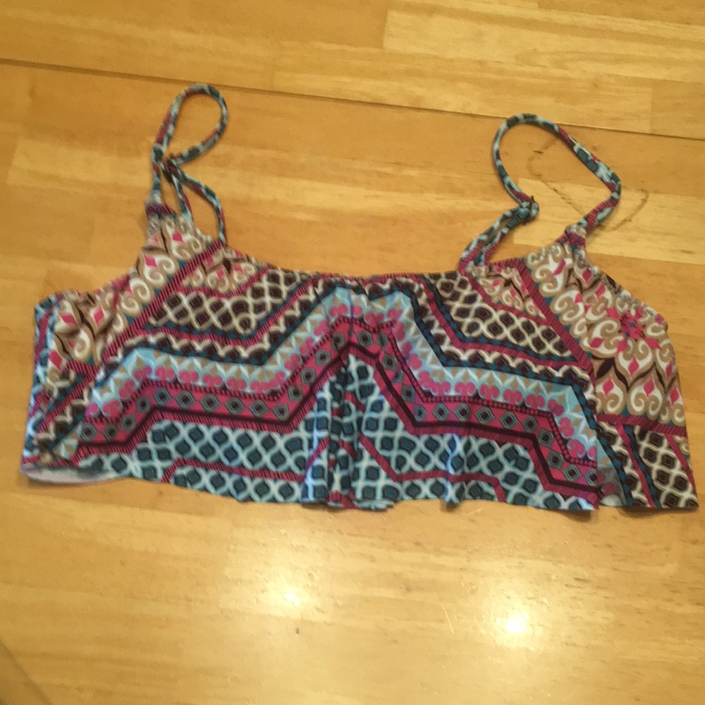 Patterned bikini top